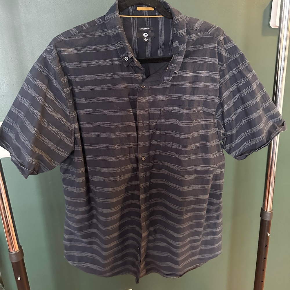 Men’s short sleeve button down